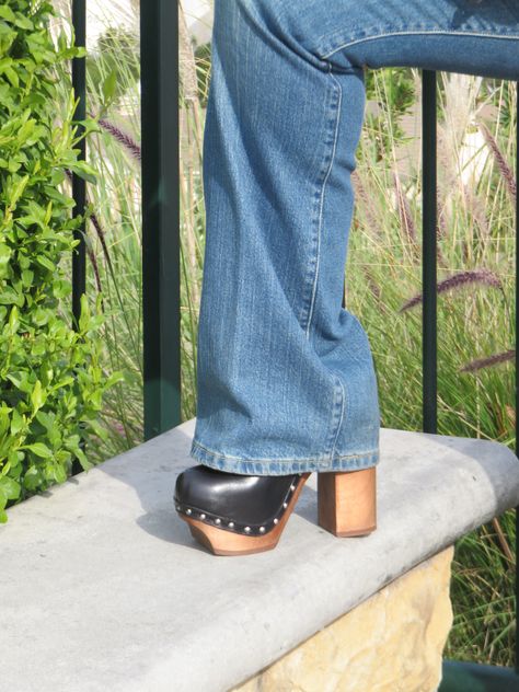 Summer High Heel Clogs With Stacked Heel, Spring Vintage High Heel Clogs, Clog Heels Outfit, Heeled Clogs Outfit, Chunky Heels Clogs & Mules, 70s Clogs, Vintage High Heel Platform Clogs, High Heel Wooden Platform Clogs, Platform Clogs Shoes