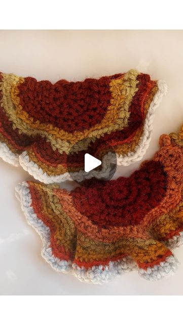 𝕄𝕒𝕕𝕒𝕞𝕖 𝕎𝕠𝕟𝕕𝕖𝕣𝕗𝕝𝕪 on Instagram: "🍄 Crafting some woodland magic 🧶 loving the intricate details of this crochet False Turkey Tail mushroom (Stereum ostrea) 🍃 nature-inspired creations are truly a joy to make 🌲✨ . . . . . . #crochetart #woodland #mushroomlove #handmadewithlove #craftyfingers #mushroomart #freeformcrochet" Turkey Tail Mushroom Drawing, Large Mushroom Crochet Pattern Free, Crochet Turkey Tail Mushroom, Crochet Morel Mushroom, Giant Crochet Mushroom, Woodland Crochet, Crochet Mashrom, Turkey Tail Mushroom, Mushroom Crochet