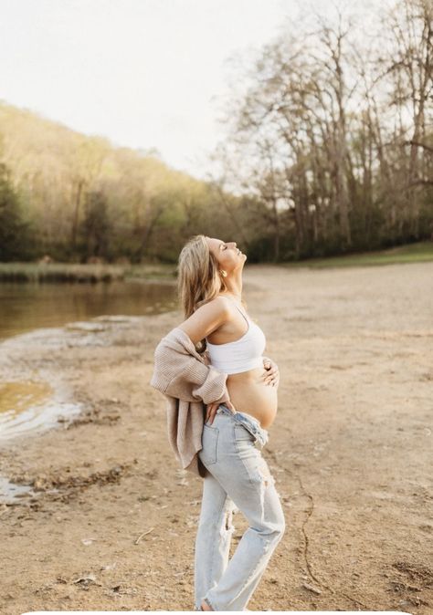 Maternity Pictures With Iphone, Maternity Just Mom Pictures, Short Hair Maternity Pictures, Maternity Photos Mom Only, Jeans Pregnancy Photoshoot, Solo Maternity Poses, Maternity Pictures Jeans, Single Mom Maternity Pictures, Jean Maternity Shoot