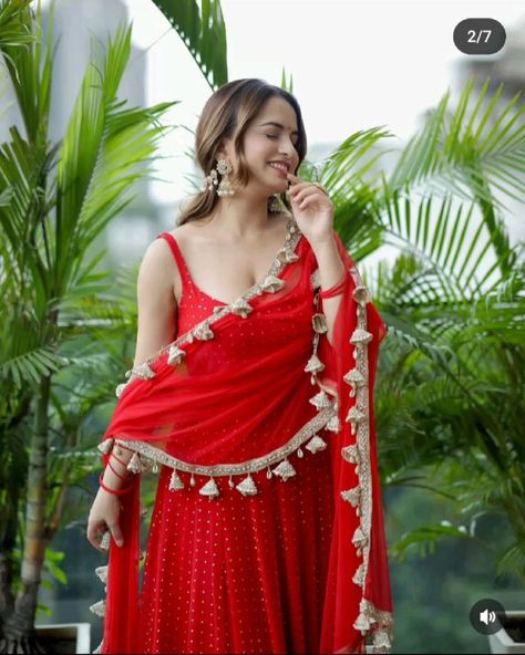 Kurtis For Wedding Function, Outfit From Saree Ideas, Party Wear Suits For Women Indian, Indian Suit Designs, Dress With Dupatta, Suits For Women Indian, Best Indian Wedding Dresses, Indian Dress Up, Carpet Outfits