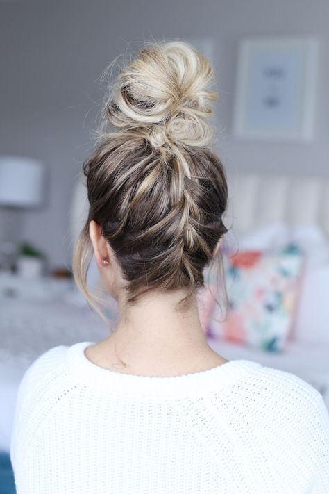 Today, I'm sharing how to twist your hair into a french braided top knot -- give your top knot a little something extra when you have a couple more minutes! Hair Knot Tutorial, Beach Hair Ideas, French Braid Styles, Braided Top Knots, Preppy Hairstyles, Top Knot Hairstyles, Asymmetrical Hairstyles, Hairstyles Inspiration, Pool Pool