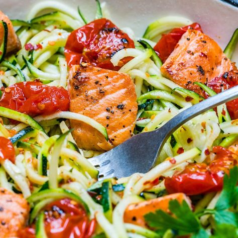 Eat Clean: Garlic Butter Salmon + Zoodles to Lose Weight & Energize! | Clean Food Crush Basic Meals, Cooking Zoodles, May Ideas, Gluten Free Dinner Recipes, Garlic Butter Salmon, Main Course Meals, Clean Meals, Zoodle Recipes, Garlic Cream Sauce