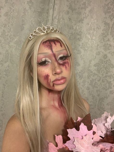 Carrie Halloween Makeup, Carrie Halloween Costume Makeup, Carrie Makeup Halloween, Carrie Makeup, Pink Autumn Aesthetic, Coquette Halloween Costume, Carrie Costume, Carrie Halloween, Carrie Halloween Costume