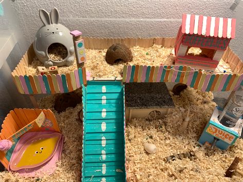 Diy Cardboard Hamster House, Dollar Tree Hamster Diy, Hamster Clothes Diy, Hamster Accessories Diy, Hamster Home Diy, Kawaii Hamster Cage, Diy Hamster Hide, Ideas Para Hamster, Hamster Diy Toys