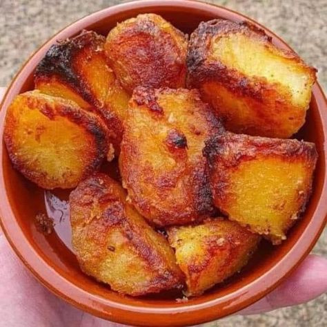 Ina Garten Recipes🍟🥣🍔🍕 | Air fryer roast potatoes | Facebook Air Fryer Roasted Potatoes, Air Fryer Roast, Roasted Potato Recipes, Ina Garten Recipes, Yukon Gold, Roast Potatoes, Roast Dinner, Peeling Potatoes, Fried Potatoes