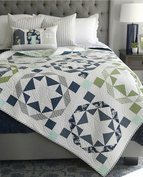 King Size Homemade Quilt, Four Fabric Quilt Pattern, 2 Color Quilts, Beach House Quilts, Blue And White Quilts, Camille Roskelley, Southwest Quilts, Quilt Star, House Quilt Patterns