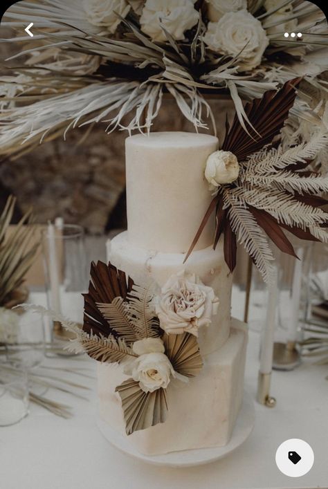 Boho Chic Cake, Boho Editorial, Boho Wedding Cake, Boho Cake, Cake With Flowers, Wedding Cake Rustic, Stil Boho, Boho Wedding Inspiration, Simple Wedding Cake