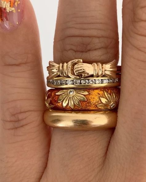 ANGOLDI on Instagram: "[UPDATE: SOLD OUT🙏♥️] ⚠️ONLY the first and third ring from the top are for sale, everything else is NOT FOR SALE. See slide 4 to see which ones are being listed for sale. ❌1. See slide 6: It’s been while since I found a fede gimmel ring, but I have never stopped searching and I have finally found one! This piece features three bands that open and close, featuring two hands that are clasped together that opens to revel a heart. Symbolizing friendship, loyalty, and faithful Gold Statement Rings, Eclectic Rings, Gimmel Ring, Rings On Hand, Accessories Gold, Ring Stacks, Dope Jewelry Accessories, Hand Ring, Friendship Rings