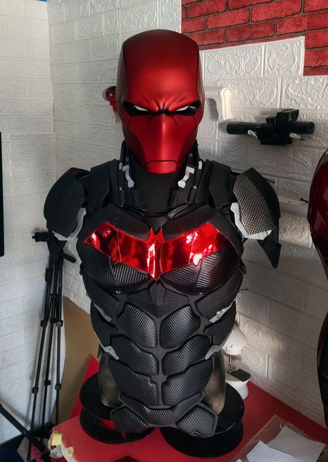 Red Hood Suit Concept, Red Hood Suit, Red Hood Redesign, Red Hood Outfit, Red Hood Armor, Red Hood Mask, Red Hood Costume, Red Hood Helmet, Star Wars Outfit