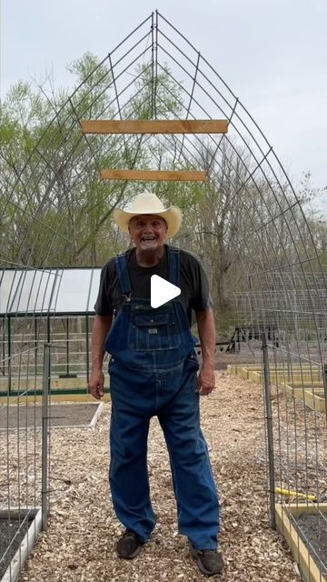 PawPaw Ridge Homestead on Instagram: "A-Frame Cattle Panel Build #garden #gardening #gardentips #homestead #homesteading #homesteadlife #farm #farming #farmlife #foodie #farmtotable #permaculture #vegetables #cattlepaneltrellis" Cow Panel Garden Trellis, Cattle Panel Trellis Arches, Cattle Panel Fence, Cattle Panel Trellis, Panel Trellis, Diy Dog Fence, Blueberry Gardening, Indoor Herbs, Fenced Vegetable Garden