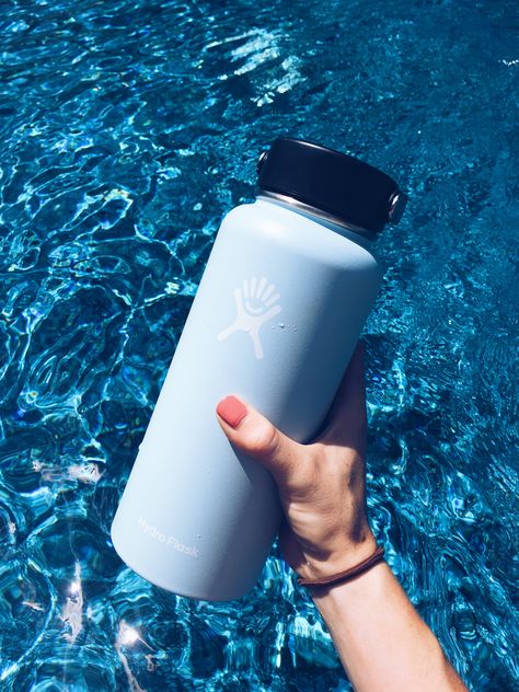 #water #blue #hydroflask #summer #inspo #want Water Bottle Aesthetic, Hydro Flask 32 Oz, Bottle Aesthetic, Best Blue Paint Colors, Hydro Flask Bottle, Hydro Flask Water Bottle, Flask Bottle, Water Aesthetic, Diy Plant Hanger