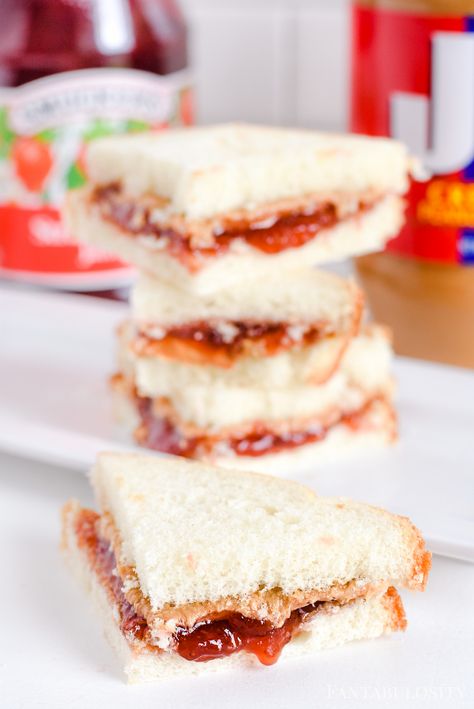 @jbfantabulositymake know the best way to make a PB&J! See here tips here! Healthy Meals And Snacks, Sandwich Recipes For Kids, Peanut Butter Jelly Sandwich, Pb And J, Florida Project, Peanut Butter And Jelly Sandwich, Jelly Sandwich, Peanut Butter Sandwich, Sushi Sandwich