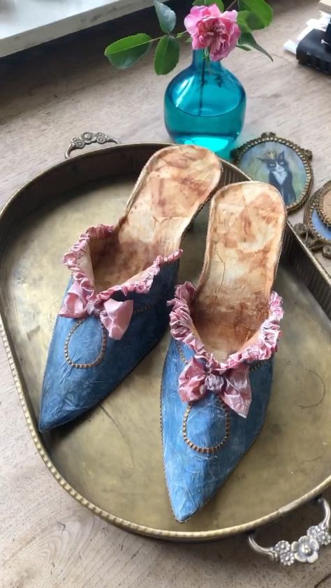 Paper Mache Shoes, Bingo Ideas, Altered Shoes, Paper Shoes, Mythology Books, Rococo Fashion, Diy Doll Miniatures, Pink Boots, Shoe Art