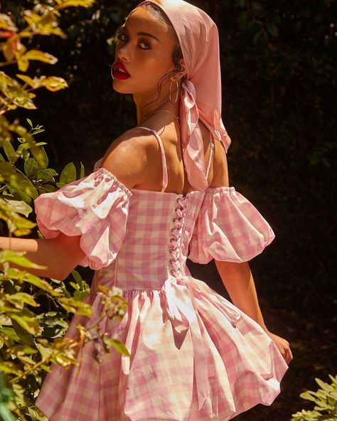 Things that inspire Pink Outfit Accessories, Styling Pink Dress, Pink Editorial Fashion, Circus Inspired Fashion, Bubble Skirt Dress, Tea Party Looks, Puffy Shoulder Dress, Pink Fashion Design, Barbie Outfit Ideas For Women