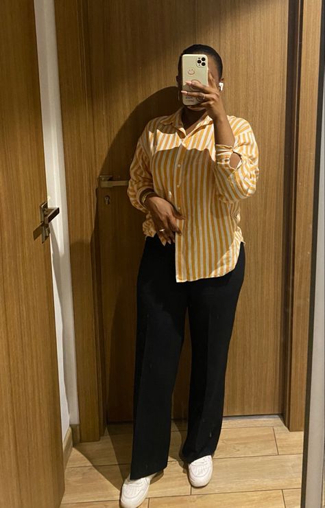 Saturday Fits, Office Outfits With Sneakers, Modest Church Outfits, Corporate Shirts, Look Zara, Corporate Baddie, Cute Work Outfits, Everyday Casual Outfits, Professional Outfits Women