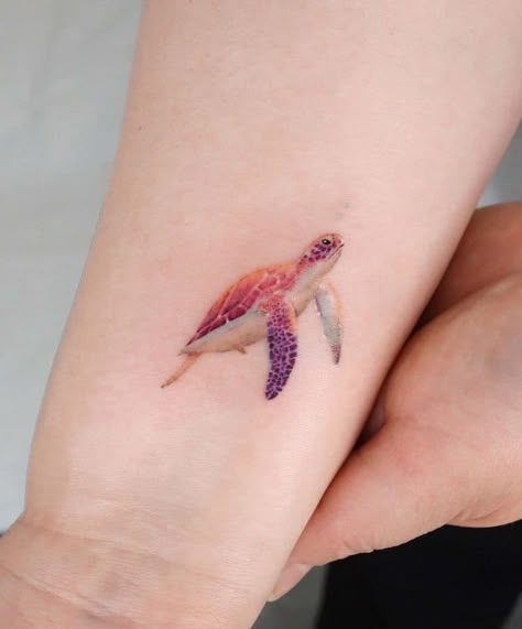 Delicate Watercolor Tattoos Look Like They're Painted onto People's Skin Hai Tattoo, Stingray Tattoo, Korean Tattoo Artist, Sea Turtle Tattoo, Turtle Tattoo Designs, Korean Tattoos, Watercolor Tattoo Flower, Watercolor Tattoos, Delicate Tattoo