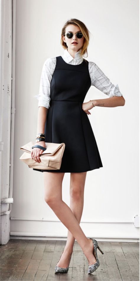 White shirt under black dress White Shirt Under Dress Outfit, Shirt Under Dress Outfit, Shirt Under Dress, Black Dress Shirt, Below The Knee Dresses, Grunge Dress, Looks Street Style, Under Dress, Contemporary Outfits