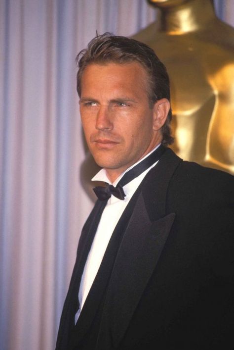 Kevin Costner, circa 1988 #kevincostner #actor Be On Tv, Actors Male, Male Celebrities, Kevin Costner, Actrices Hollywood, The Favorite, Good Looking Men, Best Actor, Hollywood Stars