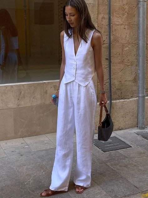 It's Officially Linen Season—These Chic Pieces Are on My List Low Waisted Pants, Pieces Outfits, Linen Pants Outfit, Vest Tops, White Linen Pants, Women's Suits, Red Suit, Gowns Of Elegance, Evening Dresses Elegant