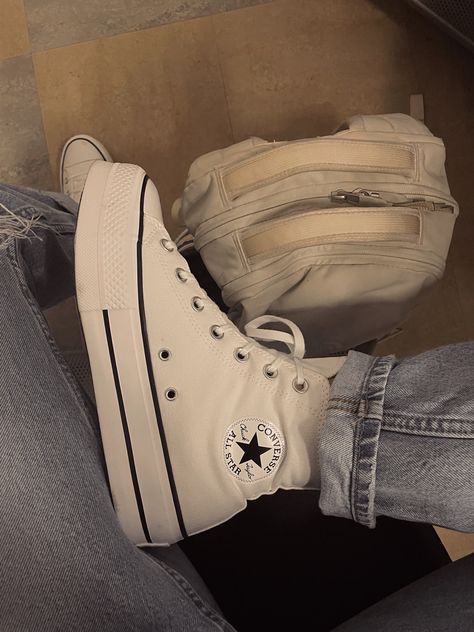 Chunky High Top Converse, Converse High Platform, Converse Chunky Shoes, White Chunky Converse, White Converse Outfit Women, Platform Converse White, Platform Converse Shoes, Cream Platform Converse, Off White Platform Converse