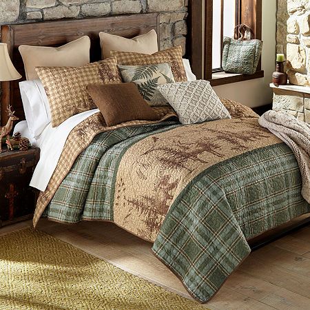 Transform your bedroom into a serene wilderness retreat with our spruce trail lightweight quilted bedding set. This captivating ensemble showcases a stunning sketched mountain scene, adorned with charming wildlife motifs such as moose, bear, fox and pine trees. Crafted with meticulous diligence, our spruce trail lodge quilt set features a large, peaceful plaid border that surrounds the captivating mountain design in shades of sage green, cocoa, and tan, while adding an earthy elegance to your sp Lodge Bedding, Quilted Bedding, Cabin Bedroom, Gold Wine, Watercolor Forest, Bear Silhouette, Rustic Bedding, Stylish Beds, Twin Quilt