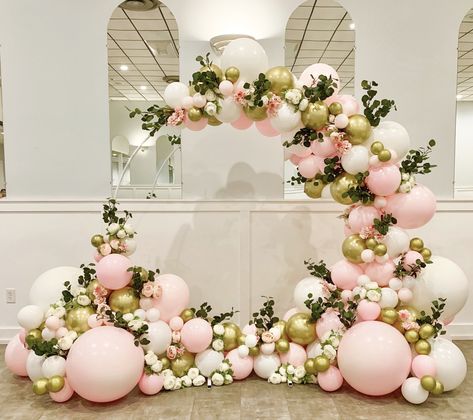 Pink/white/gold/ flowers and greenery Flower Balloon Backdrop, Floral Balloon Arch, Baloon Garland, White Gold Flowers, Backdrop Greenery, Balloon Flower Decorations, Engagement Balloons, Dogs Instagram, Deco Ballon