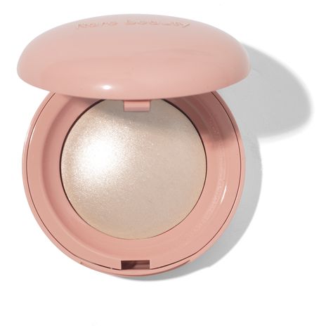 Highlight the face’s highpoints with the Rare Beauty Silky Touch Highlighter, an innovative powder highlighter that doubles as eyeshadow. Available in 6 shades. Rare Beauty Positive Light, Best Highlighter, Space Nk, Highlighter Brush, Liquid Highlighter, Winter Skin Care, Powder Highlighter, Teeth Care, Rare Beauty