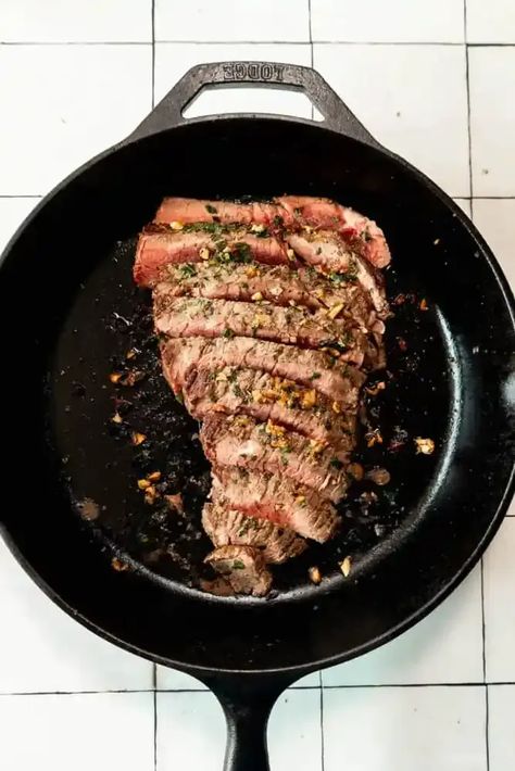 London Broil Skillet Recipes, Cast Iron London Broil, London Broil Cast Iron Skillet, London Broil Recipes Cast Iron, London Broil Recipes Stove Top, Best Way To Cook London Broil, London Broil Recipes Oven Easy, Baked London Broil, Best London Broil Recipe