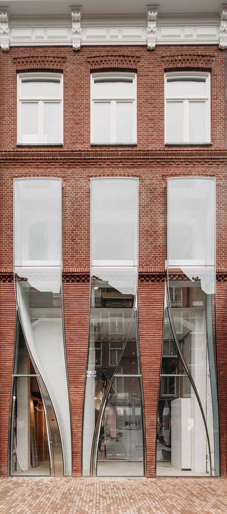 Gallery of The Looking Glass Facade Renovation / UNStudio - 7 Inspirational Architecture, Facade Engineering, House Minimalist, Mall Facade, Architecture Renovation, Retail Facade, Metal Facade, Townhouse Designs, Glass Brick