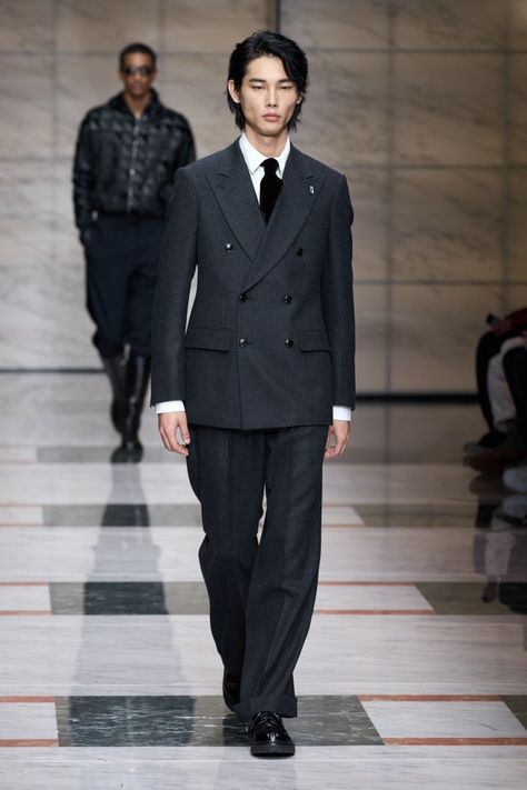 Mens Gentleman Fashion, Men Prom Outfit, Jordan Core, Giorgio Armani Menswear, Couture Menswear, Fall 2023 Menswear, Business Core, Fashion Backstage, 2023 Menswear Fashion Show