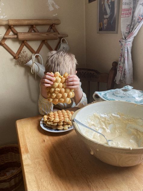 Grandma Cooking Aesthetic, Cottage Core Baking Aesthetic, Cottage Baking Aesthetic, Grandma Cooking Photography, Baking Aesthetic Messy Kitchen, Ballerina Farm, Nara Smith, Traditional Lifestyle, Cottage Vintage