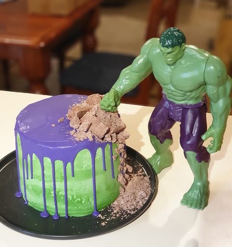 Incredible Hulk Birthday Party, Hulk Birthday Cakes, Hulk Cake, Hulk Birthday Parties, Hulk Party, Marvel Birthday Party, Hulk Birthday, Marvel Cake, Superhero Birthday Cake