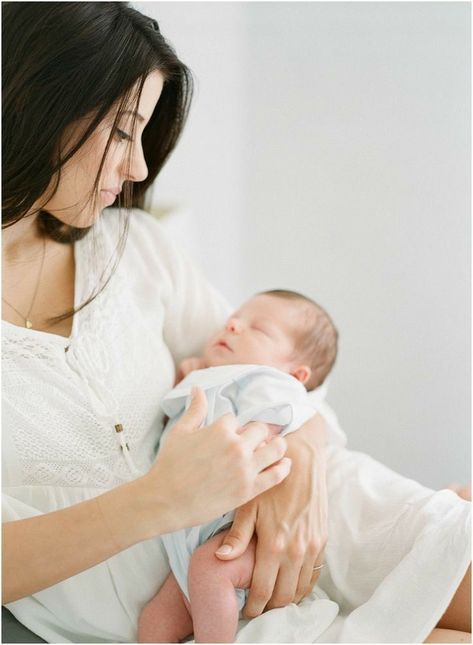 Newborn Style, Foto Newborn, Baby Fotografie, Natural Newborn, Pumping Moms, Baby Sleep Problems, Newborn Shoot, Baby Arrival, Newborn Lifestyle