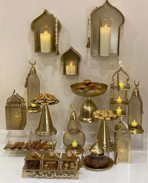 Decoraciones Ramadan, Cardboard Display Stand, Ramadan Celebration, Arabic Decor, Henna Night, Ramadan Decoration, Cardboard Display, Ramadan Crafts, Eid Decoration