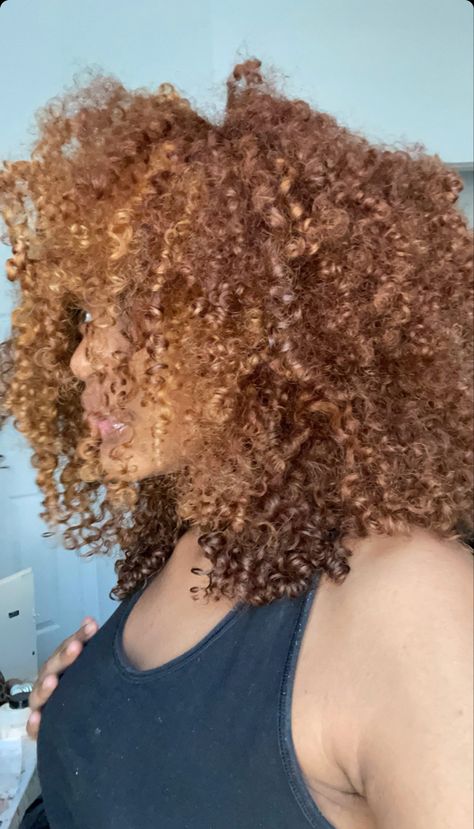 Blonde Natural Hair, Honey Blond, Dyed Curly Hair, Girl Hair Colors, Honey Brown Hair, Brown Curly Hair, Ginger Hair Color, Blonde Curly Hair, Dyed Hair Inspiration