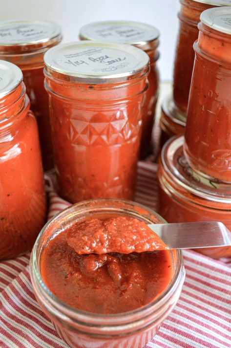 Home Canned Pizza Sauce (from frozen or fresh tomatoes) - An Oregon Cottage Pizza Sauce From Fresh Tomatoes, Canned Pizza Sauce, Sauce From Fresh Tomatoes, Savoury Sauces, Oregon Cottage, Ball Canning, Canning 101, Roasted Tomato Sauce, Fresh Tomato Sauce