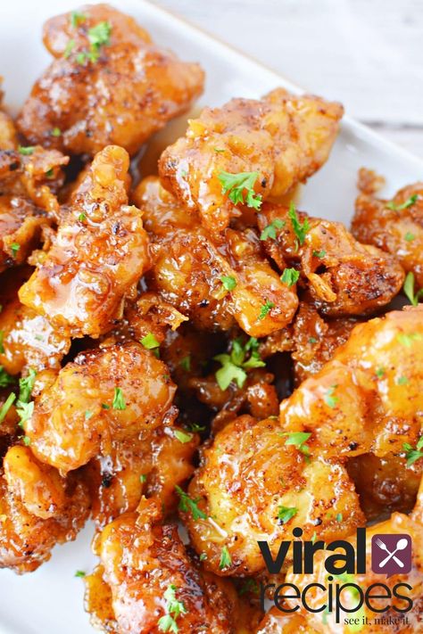 TikTok's Honey Butter Fried Chicken is OUTSTANDING | Viral Recipes Honey Buttered Fried Chicken, Honey Butter Chicken Tenders, Honey Chicken Tender Recipes, Viral Chicken Recipes, Honey Butter Fried Chicken Recipe, Tiktok Chicken Recipes, Honey Butter Chicken Recipe, Fried Chicken Bites Recipe, Tiktok Meal Ideas