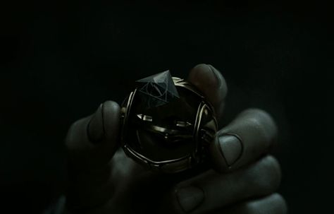 The snitch finally opens to reveal Gambondore’s present. | This Is What It’s Like To Watch “Harry Potter And The Deathly Hallows Part 2” For The First Time Harry Potter Stone, The Battle Of Hogwarts, Resurrection Stone, Battle Of Hogwarts, Deathly Hallows Part 2, The Deathly Hallows, The Resurrection, Types Of Crystals, Deathly Hallows