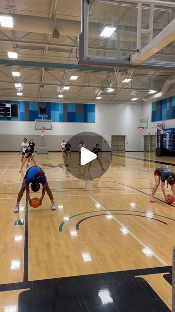 Fun Basketball Games, Practice Basketball, Olympics Activities, Basketball Games For Kids, Folsom Lake, Physical Education Lessons, Minute Games, Physical Activities For Kids, Physical Education Activities