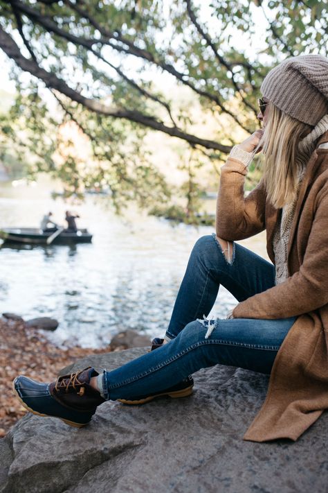 Chunky Cable Knit Sweater | Saltwater Duck Boots | All Weather Boots Brown Sperry Duck Boots Outfit, Sperry Saltwater Boots Outfit, Duckboot Outfits Fall, Short Duck Boots Outfit, Black Sperry Boots Outfit, Sorel Duck Boots Outfit, Duckboot Outfits, Sperry Boots Outfit, Styling Duck Boots