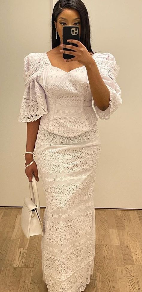 African Party Dresses, Quick Fashion, African Lace Styles, Traditional African Clothing, African Fabric Dress, Chic Dress Classy, Lace Gown Styles, African Print Dress Designs, Lace Dress Styles