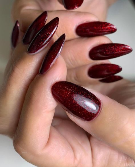 Red Sparkly Nails, Red Nails Glitter, Wine Nails, Cherry Wine, Blue Nail Polish, Almond Acrylic Nails, Nail Art Wedding, Sparkly Nails, Nails Desing