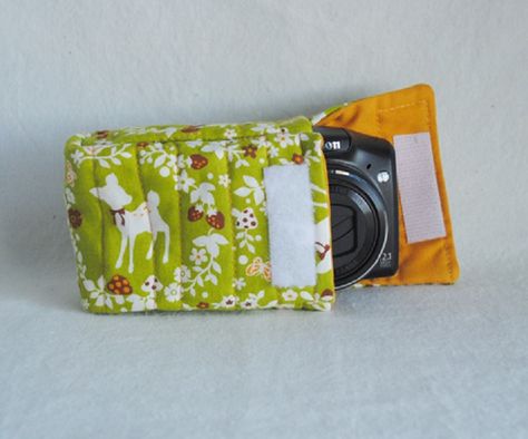 Top 10 DIY Camera Bags Camera Pouch, Camera Drawing, Diy Camera, Cute Camera, Pad Bag, Camera Case, Crafty Diy, Diy Bag, Sewing Inspiration