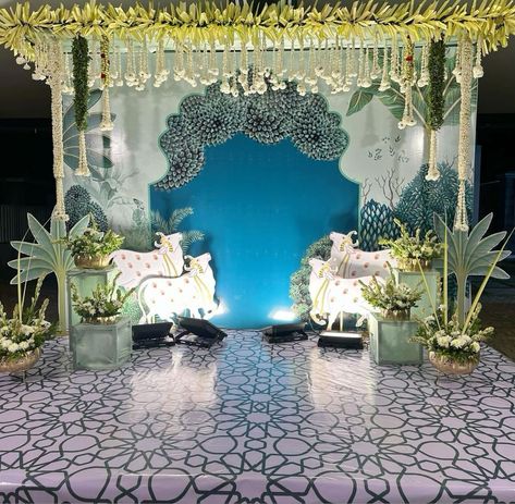 Pichwai Theme Backdrop, Pichwai Theme Wedding Decor, Pichwai Theme Decor, Pichwai Backdrop Decor, Seemantha Decoration, Pichwai Decor, Sreemantham Decoration, Indian Baby Shower Decorations, Leaf Decor Wedding