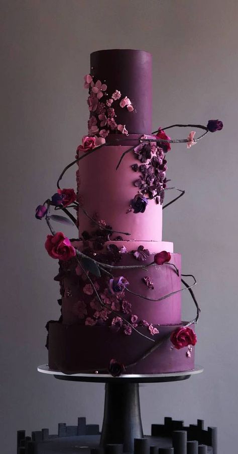 purple wedding cake, wedding cake trends 2022, wedding cakes 2022, wedding cake ideas Gothic Wedding Cake, Wedding Cake Trends, Purple Wedding Cake, Dark Wedding Theme, Pretty Wedding Cakes, Wedding Cake Tops, Purple Wedding Cakes, Purple Cakes, Wedding Purple