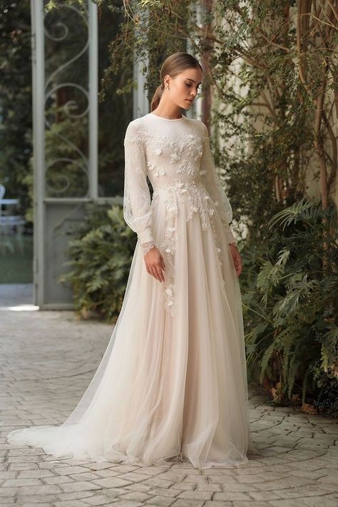 Modest Bridal Dresses, Plain Wedding Dress, Muslimah Wedding Dress, Modest Bridal, Wedding Dress Bustle, Bride Dress Simple, Long Sleeve Wedding Gowns, Modest Wedding Gowns, Fancy Wedding Dresses