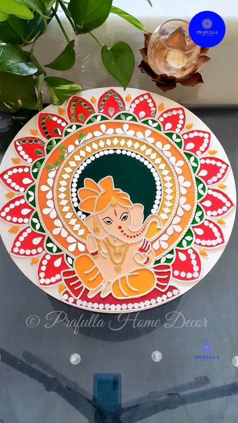 Prafulla Home Decor on Instagram: "Reserved Copyrights. Do not copy ❌ or recreate.**©️ Bring the blessings and positive energy of the lord Ganesha into your home with this…" Lippan Art Of Ganesha, Crafts For Decorating Home, Lippon Art Ganesha, Lippan Art Ganpati Design, Ganpati Lippan Art Mirror, Lord Ganesha Lippan Art, Home Decor Art And Craft, Lipan Art Ganesha, Ganpati Bappa Lippan Art