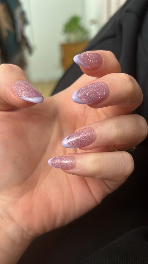 Light Purple Glittery Nails, Lavender Chrome Nails French Tip, Milky Lilac Nails, Nail Art Aesthetic Pastel, Nails Lilac, Lavender Sparkle Nails, Lilac Glitter Nails, Lavender Glitter Nails, Lilac Nails With Glitter