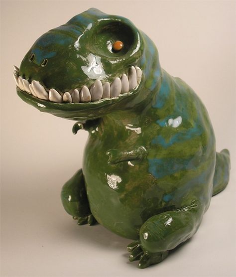 t-rex piggy bank. could hand throw or handbuild Ceramic Dinosaur, Ceramic Pinch Pots, Clay Monsters, Kids Clay, Hollow Form, Pinch Pot, Ceramics Art, Kids Pottery, Piggy Banks