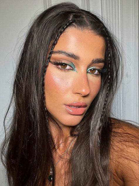 Makeup For Night Out, Mode Coachella, Concert Makeup, Concert Hairstyles, Makeup Tutorial Eyeliner, Glam Makeup Look, Glamorous Makeup, Glowing Makeup, Makeup On Fleek